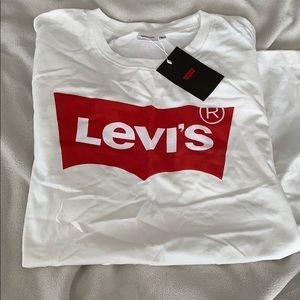 Levi T-shirt